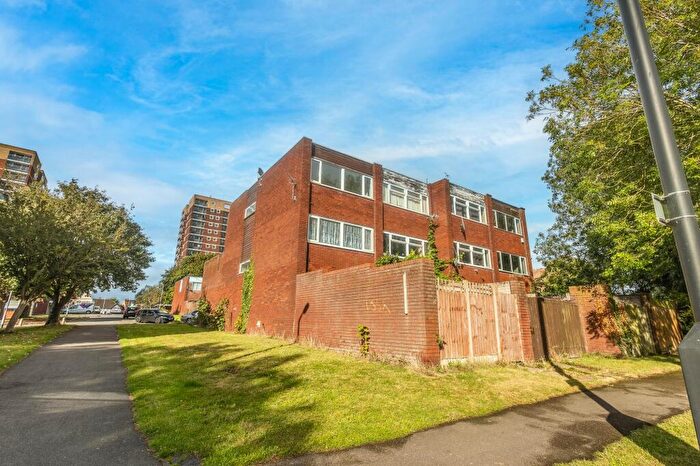 3 Bedroom End Of Terrace House For Sale In Balfour, Tamworth, B79