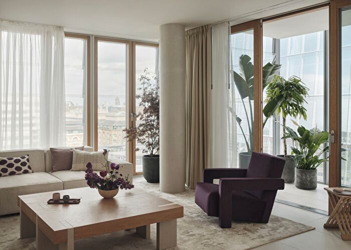 3 Bedroom Flat To Rent In Shard Place, London Bridge Street, SE1