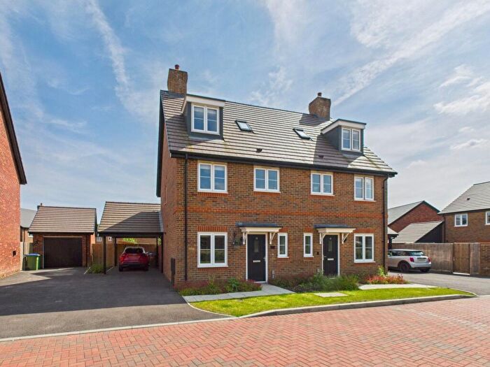 3 Bedroom Semi-Detached House For Sale In Oriel Road, Horsham, RH12