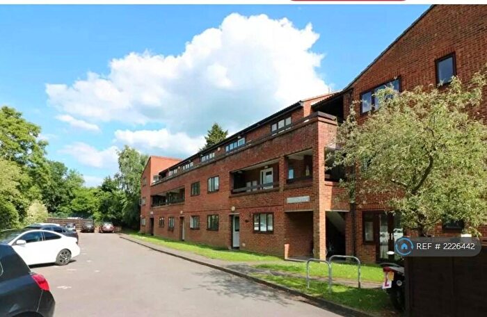 1 Bedroom Flat To Rent In Wordsworth Court, Hatfield, AL10