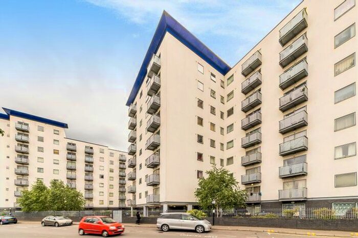 2 Bedroom Flat To Rent In Renaissance Court, Prince Regent Road, Hounslow, TW3