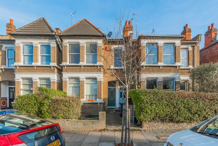 2 Bedroom Flat To Rent In Marlborough Road, , Bounds Green, London, N22