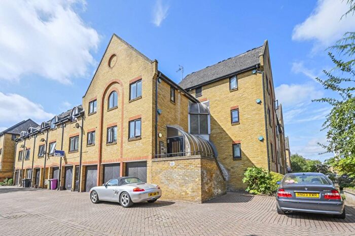 2 Bedroom Flat For Sale In Kennet Street, Wapping, London, E1W