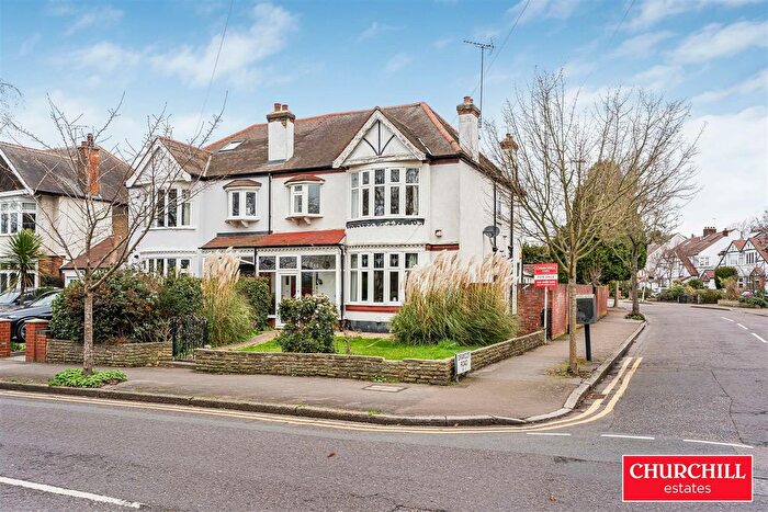 4 Bedroom Semi Detached House For Sale In Overton Drive, Wanstead, E11