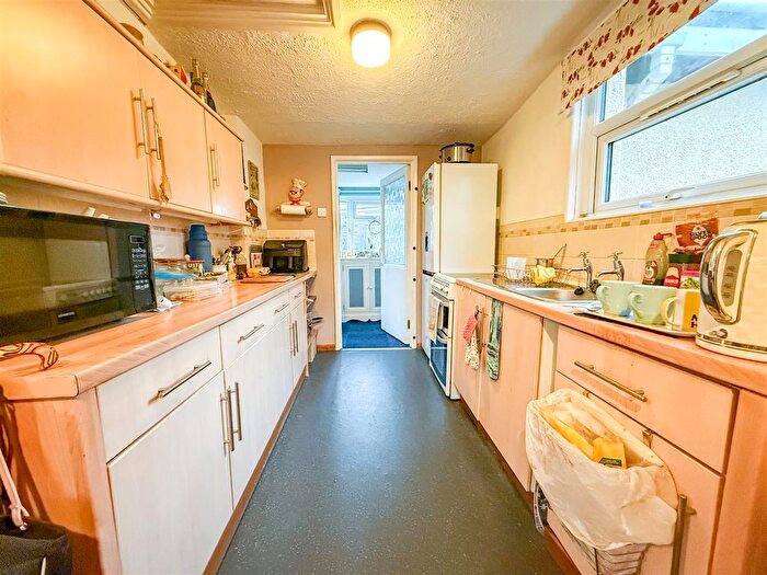2 Bedroom Detached Bungalow For Sale In Sea Crescent, Jaywick, Essex, CO15