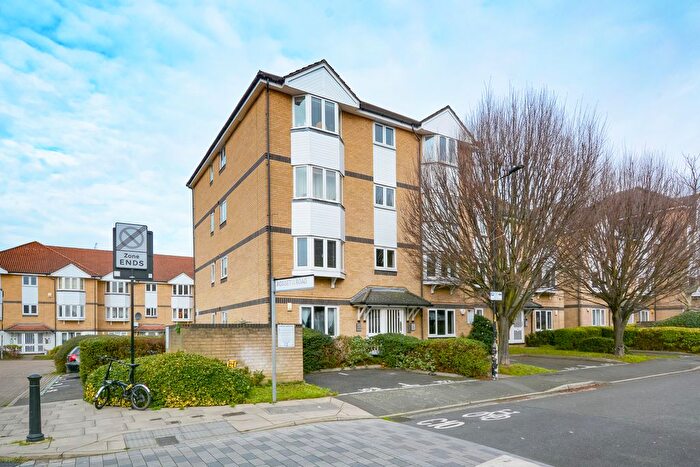 2 Bedroom Flat To Rent In Rossetti Road, London, SE16