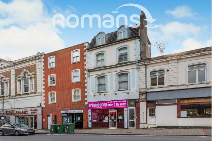 2 Bedroom Flat To Rent In High Street, Aldershot, GU11