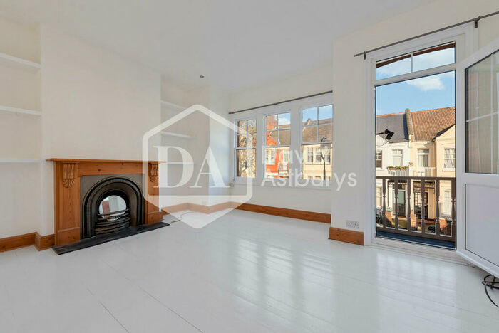 2 Bedroom Apartment To Rent In Rathcoole Gardens, Crouch End, London, N8