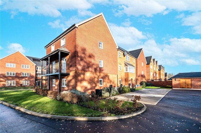2 Bedroom Apartment For Sale In Franklin Gardens, Didcot, Oxfordshire, OX11
