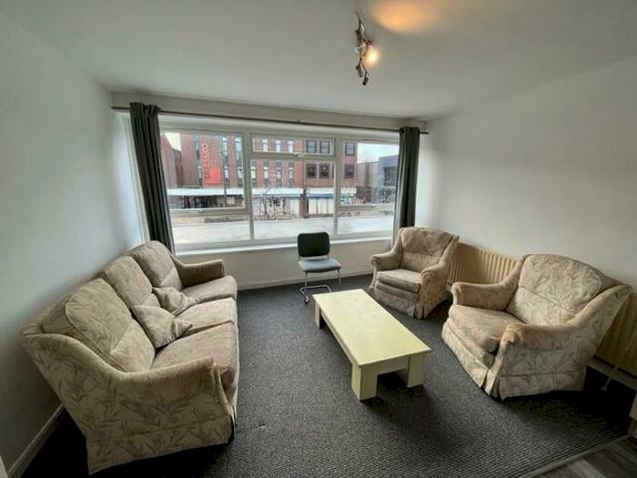 1 Bedroom Flat To Rent In A High Street, Harborne, Birmingham, B17