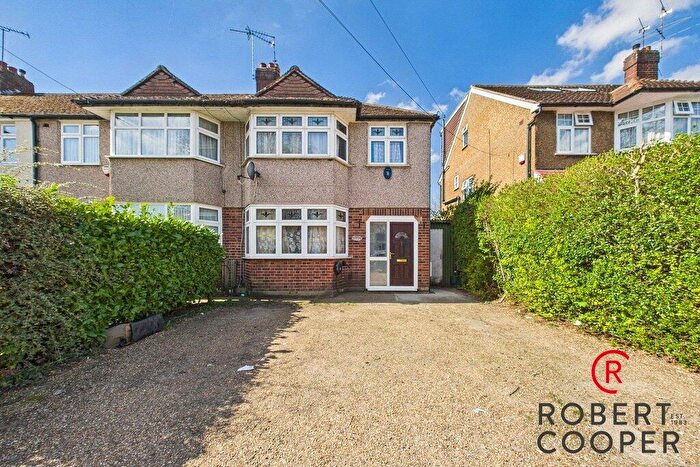 3 Bedroom Semi-Detached House For Sale In Field End Road, Ruislip, HA4