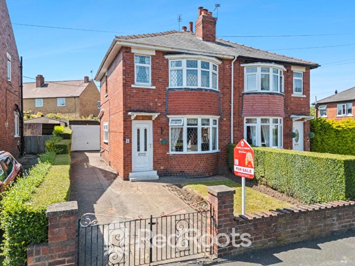 3 Bedroom Semi-Detached House For Sale In Ingleborough Drive, Sprotbrough, DN5