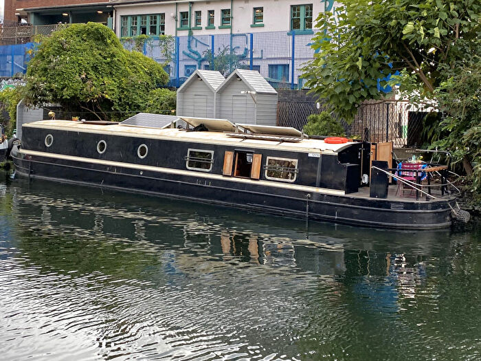 2 Bedroom House Boat For Sale In Haggerston Wharf, Kenning Terrace, Hackney, London, N1