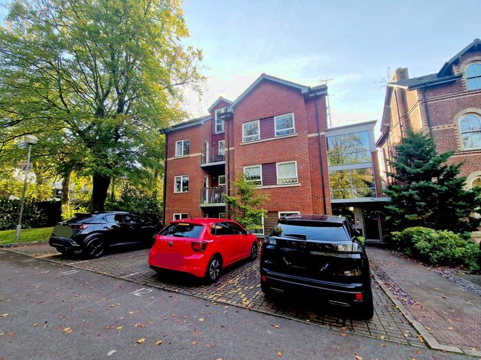 3 Bedroom Flat To Rent In Hornby Lodge, Prestwich, Manchester, M25