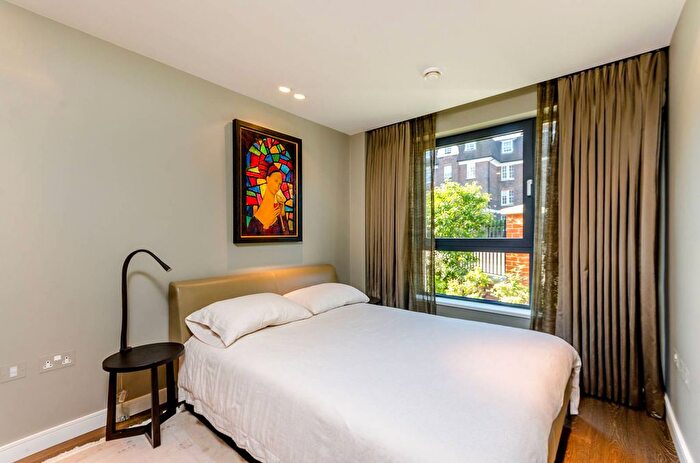 2 Bedroom Flat To Rent In Putney Hill, Putney, London, SW15