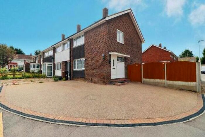 3 Bedroom End Of Terrace House To Rent In Coniston Close, Gillingham, ME7