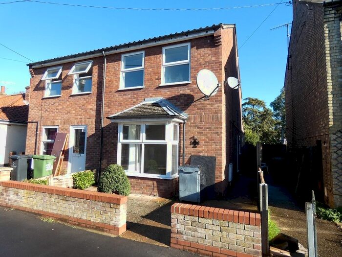 Houses for sale & to rent in IP24 1TX, Anne Bartholomew Road, Thetford