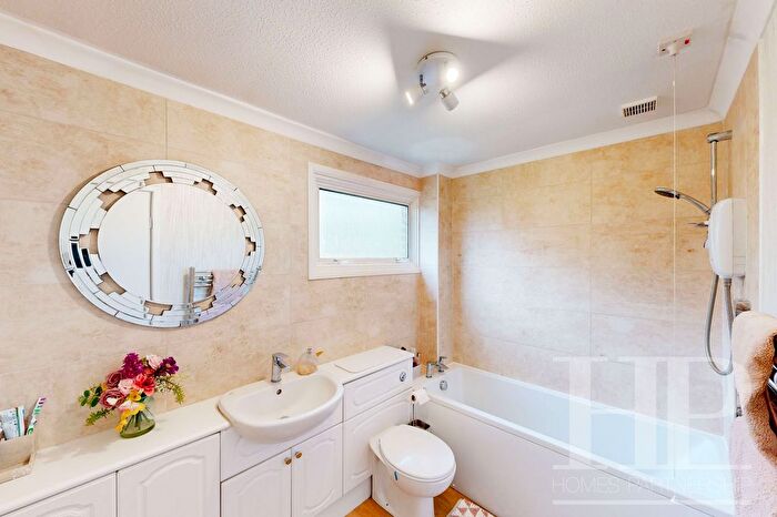3 Bedroom Terraced House For Sale In Selsey Road, Crawley, RH11
