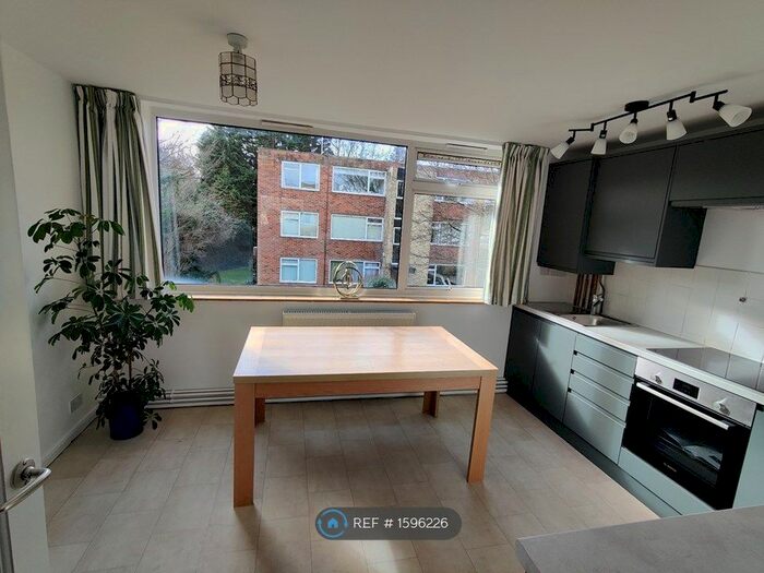 2 Bedroom Flat To Rent In Cambanks, Cambridge, CB4