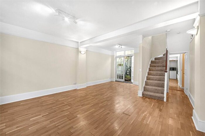 3 Bedroom Mews To Rent In Linhope Street, Marylebone, London, NW1