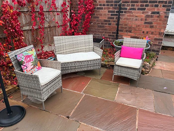 2 Bedroom Terraced House For Sale In Oldham Road, Grasscroft, OL4