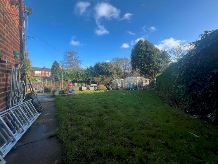 3 Bedroom End Of Terrace House For Sale In Leighton Close, Great Barr, B43