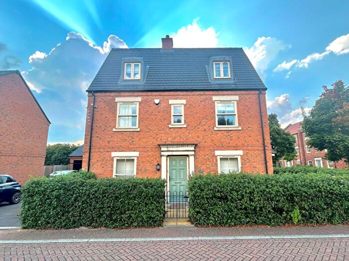 4 Bedroom House To Rent In Flanders Close, Bicester, OX26