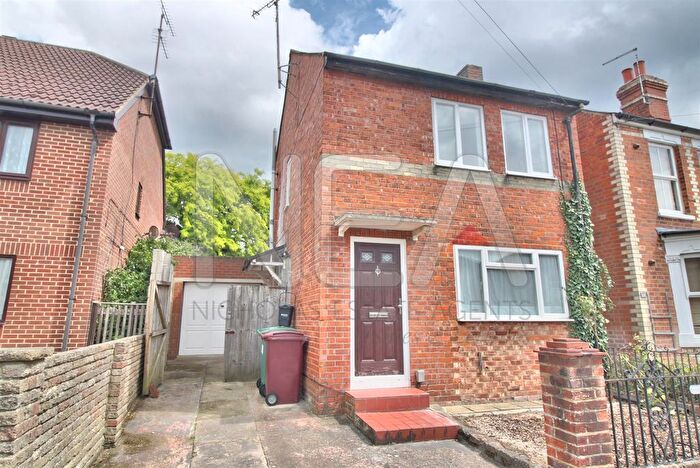 2 Bedroom Detached House To Rent In Send Road, Caversham, Reading, RG4