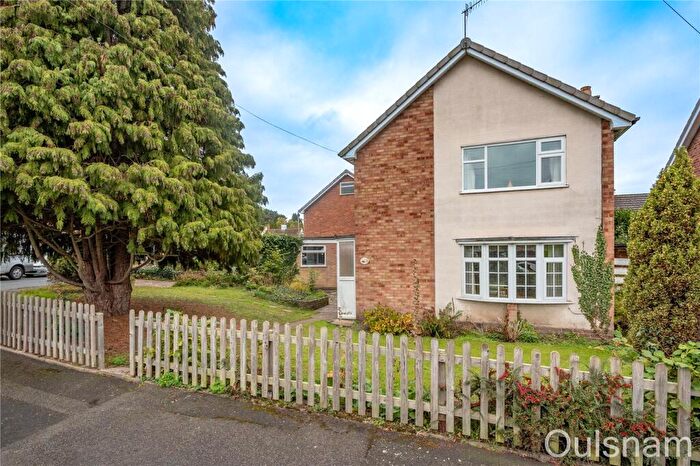 3 Bedroom Detached House For Sale In Crabtree Drive, Bromsgrove, Worcestershire, B61