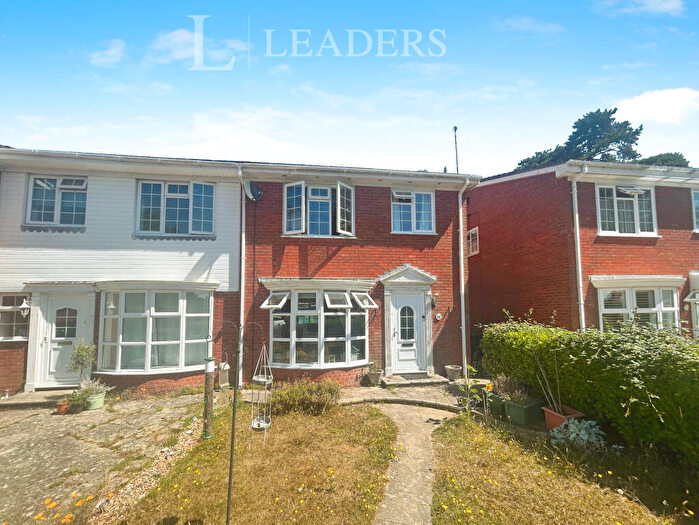 3 Bedroom End Of Terrace House To Rent In Pinewood Gardens, PO21