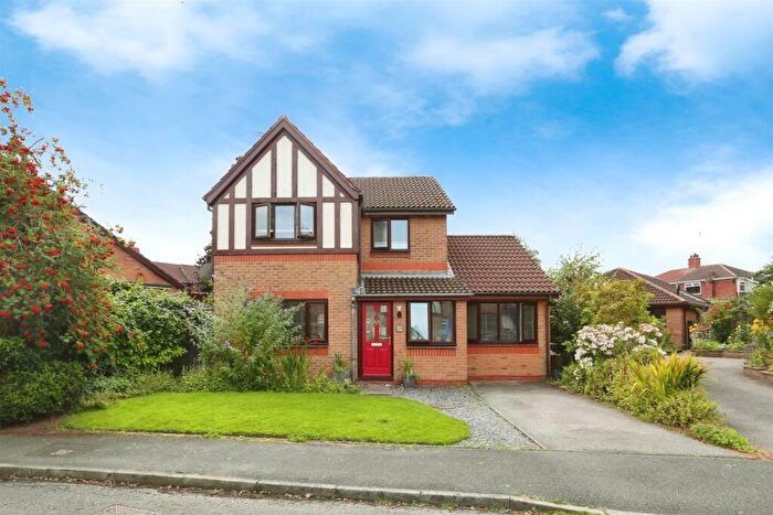 4 Bedroom Detached House For Sale In Mere Bank, Davenham, Northwich, CW9