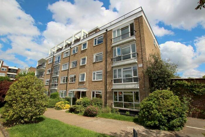 3 Bedroom Flat To Rent In St. John's Avenue, London, SW15