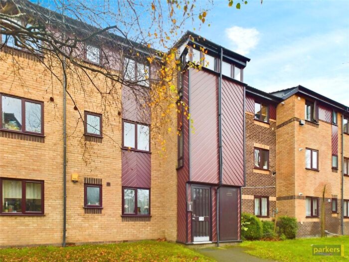 1 Bedroom Apartment To Rent In St. Pauls Court, Reading, Berkshire, RG1