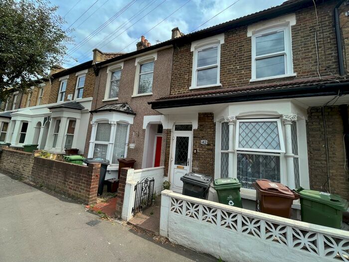 1 Bedroom Flat For Sale In Ashville Road, Leytonstone, E11