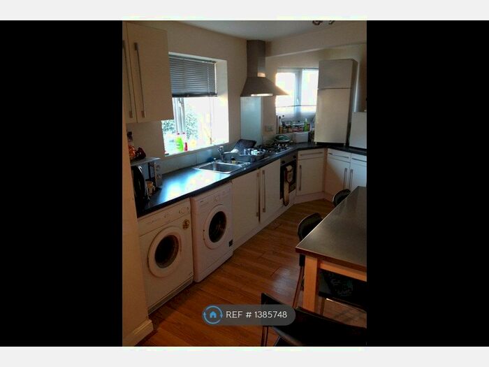 5 Bedroom Terraced House To Rent In Bridge St, Macclesfield, SK11