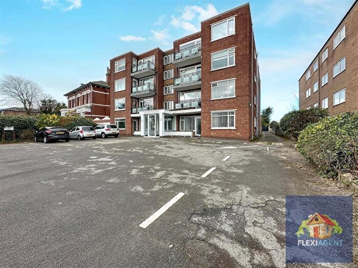 3 Bedroom Flat To Rent In Argyle Road, Southport, PR9