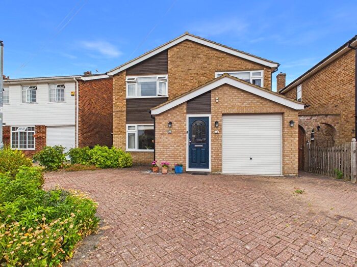 4 Bedroom Detached House For Sale In Churchill Close, Flackwell Heath, High Wycombe, Buckinghamshire, HP10