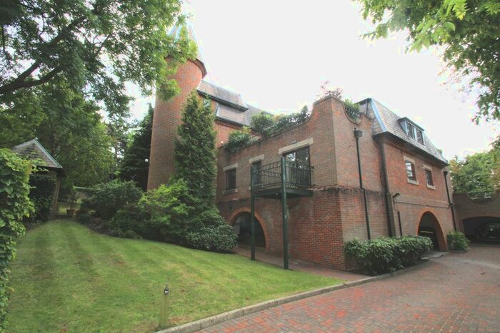 1 Bedroom Flat To Rent In Roxborough Park, Harrow-On-The-Hill, Harrow, HA1