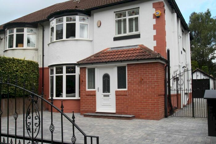 4 Bedroom Detached House To Rent In Ring Road, Moortown, Leeds, West Yorkshire, Uk, LS17