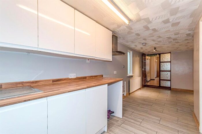 3 Bedroom Terraced House For Sale In Brandon Street, Gravesend, DA11