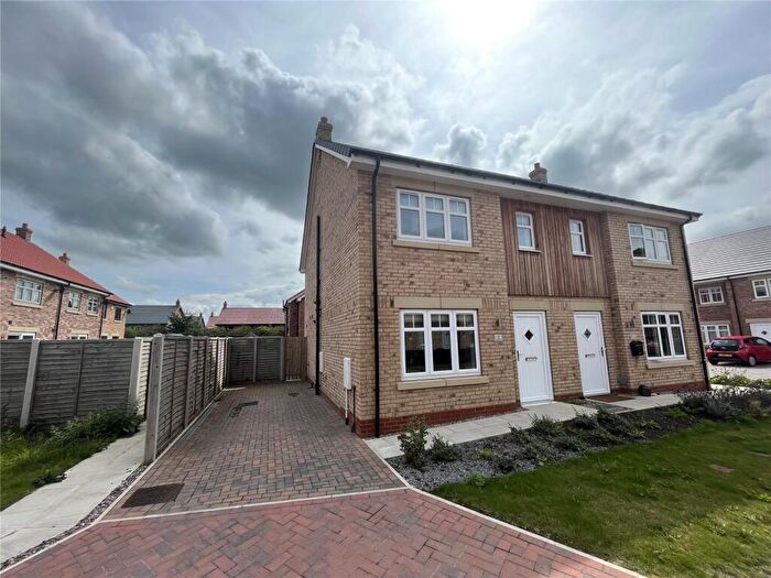 3 Bedroom Semi Detached House To Rent In Henson Drive, Park Lane, Cottingham, East Yorkshire, HU16