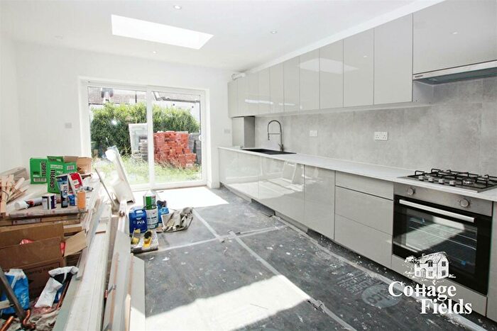 3 Bedroom Terraced House To Rent In Glenville Avenue, Enfield Chase, - Stunning Home, EN2