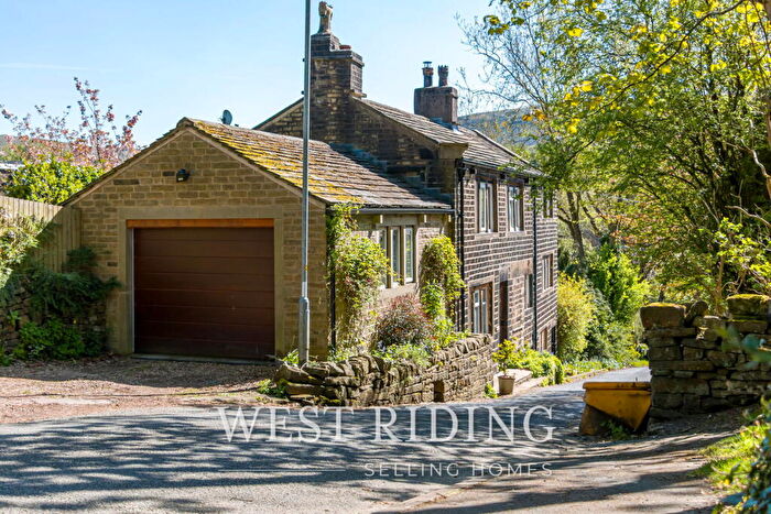3 Bedroom Cottage For Sale In Spurn Lane, Diggle, Saddleworth, OL3