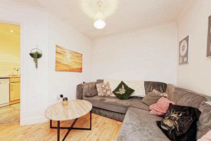 2 Bedroom Flat For Sale In Station Road West, Canterbury, Kent, CT2