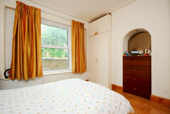 2 Bedroom Flat To Rent In Wellesley Road, Gunnersbury, London, W4