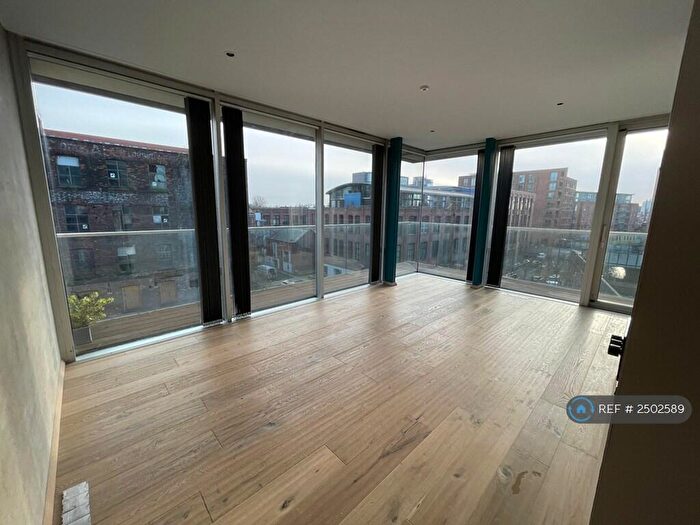 2 Bedroom Flat To Rent In Timber Wharf, Manchester, M15