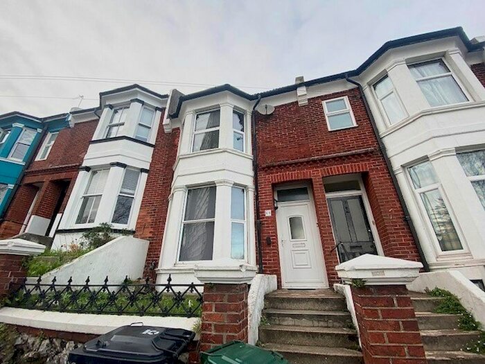 4 Bedroom Parking/garage To Rent In Upper Hollingdean Road, Brighton, East Sussex, BN1