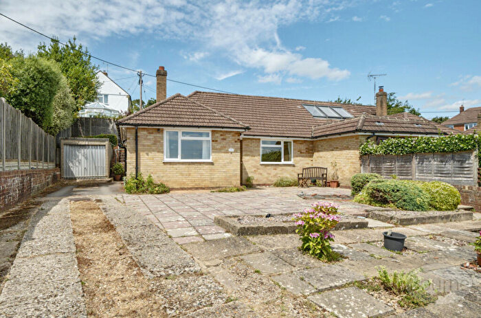 2 Bedroom Bungalow For Sale In Spring Lane West, Farnham, Surrey, GU9