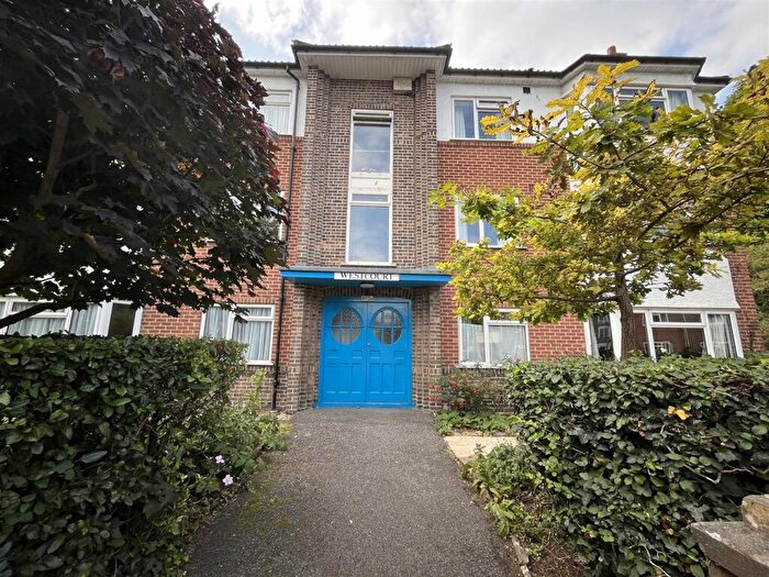 2 Bedroom Apartment For Sale In West Court, Bridport, DT6