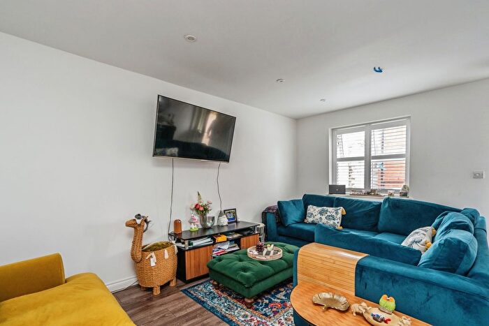3 Bedroom Detached House For Sale In Copnor Road, Portsmouth, Hampshire, PO3
